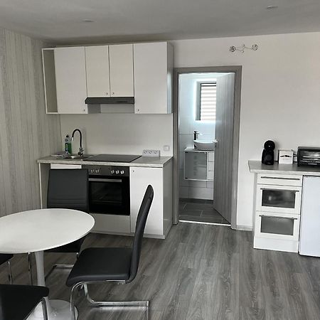 Messe-Hotelzimmer-Einzimmerappartement Leverkusen Cameră foto